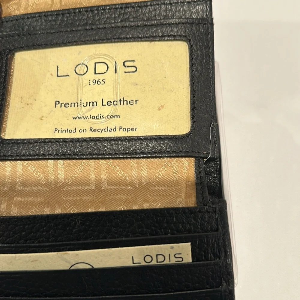 NWT LODIS Premium Top Grain Leather Wallet with RFID Protection.